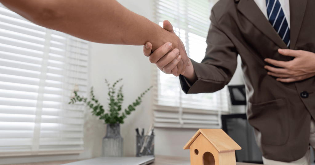 土地繼承過戶要多久流程示意，虹展建設協助完成土地繼承與產權交接畫面