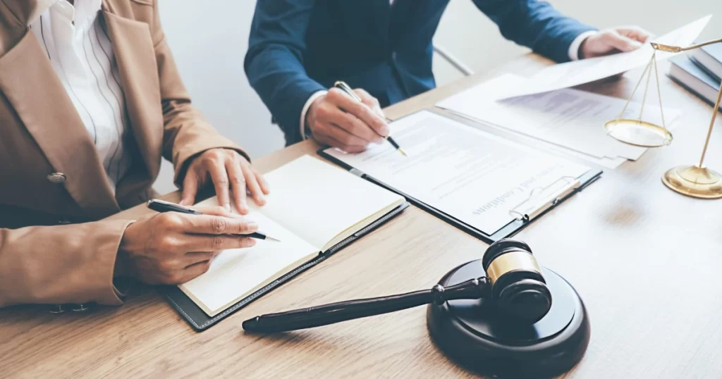 代標服務簽約流程，文件簽署與法律諮詢場景