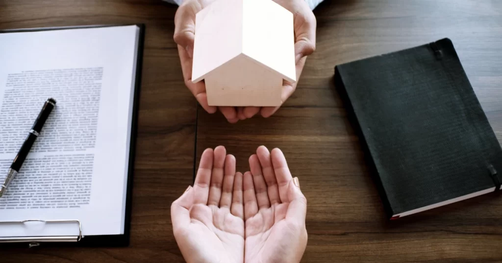 土地代標詐騙防範，房屋模型交付象徵不動產交易風險